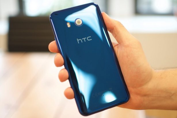 Google купила часть HTC 